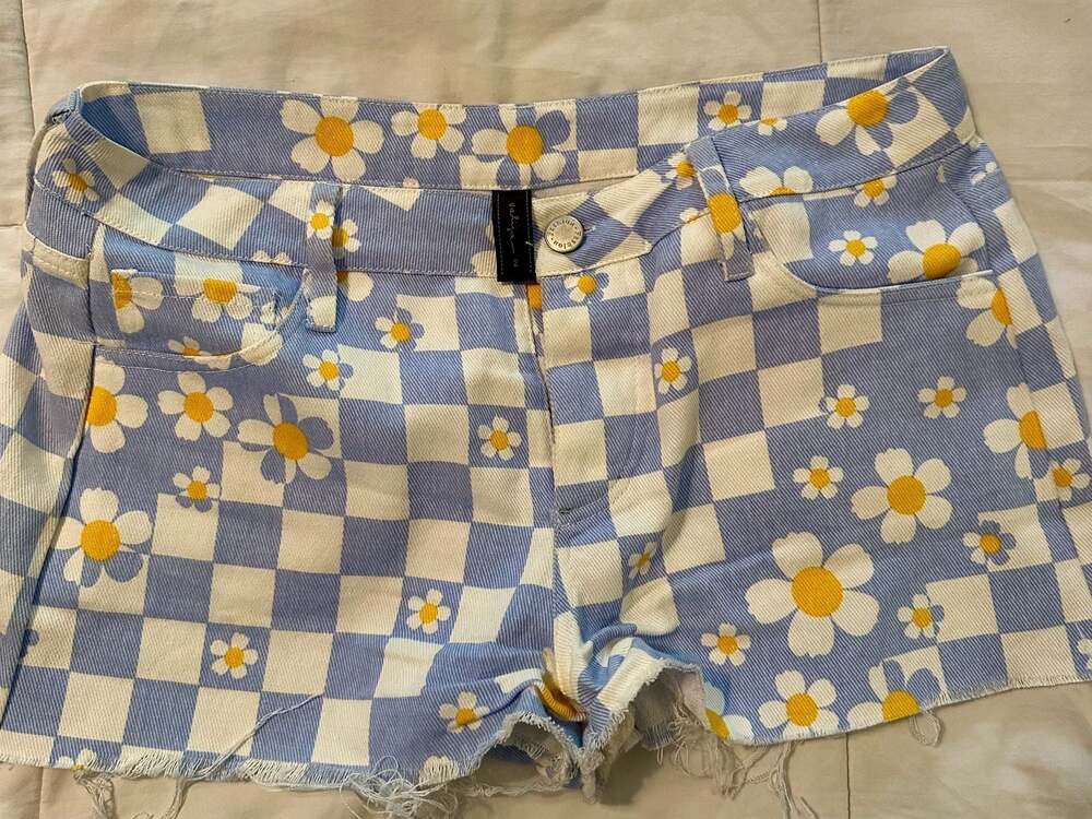 Valija Blue Gingham &  Daisy Festival Floral Print Denim Cut-Off Shorts Size 2
